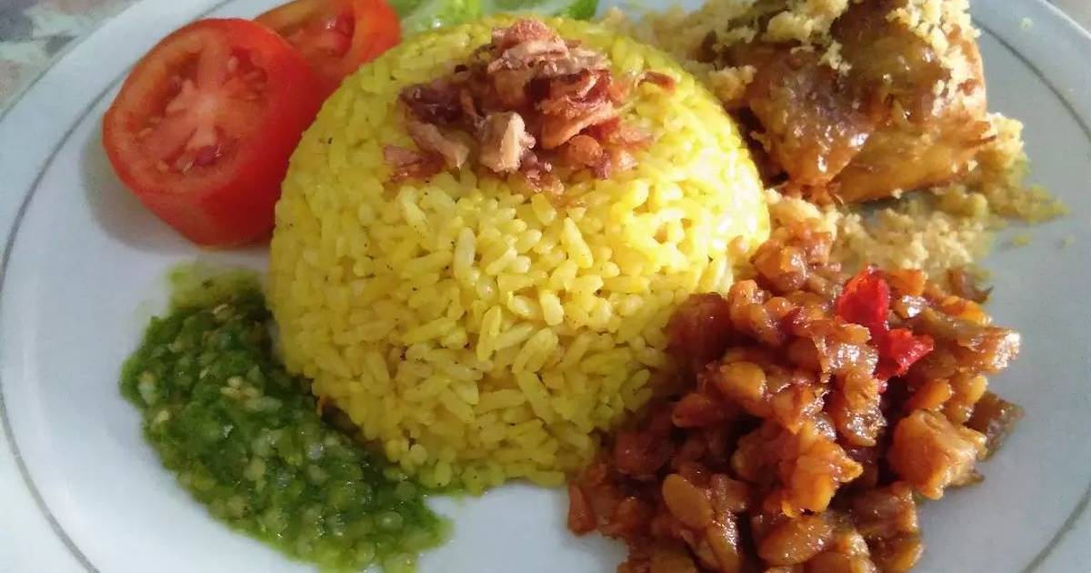 Resep Nasi Kuning Wangi And Gurih Oleh Kikinomuyepo Cookpad 3586