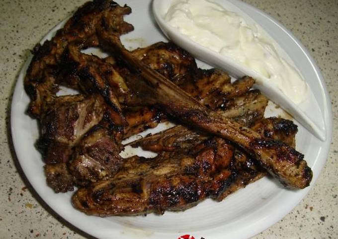 Lamb chops in lemon with a yogurt sauce