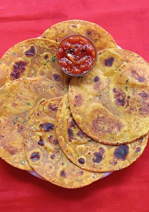 A picture of Paneer Potato Masala Thepla.