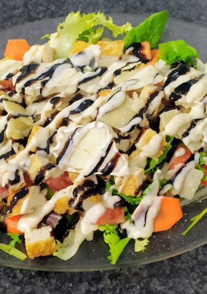 Una foto de Ensalada dos salsas