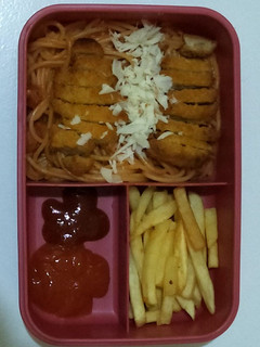 Foto resep Spaghetti Bolognese Chicken Katsu with French Fries