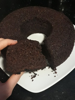 Una foto de Bizcocho de cacao y limón
