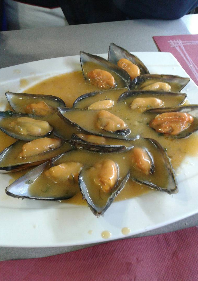 Una foto de Mejillones en salsa