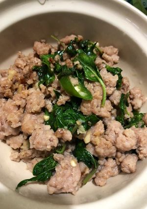 รูปของ หมูสับโหระพาผัดน้ำมันหอย