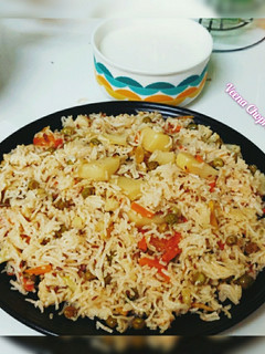 आलू मटर पुलाव (aloo matar pulao recipe in Hindi) रेसिपी मुख्य फोटो