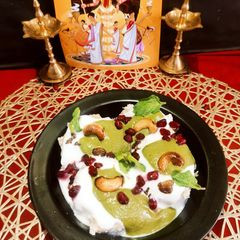 A picture of Vrat ke Dahi Vade.