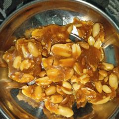A picture of Peanut chikki.