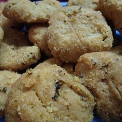 A picture of Homemade Mathri.
