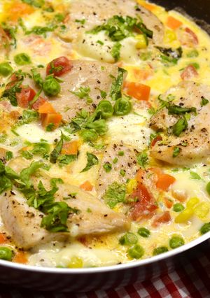 Tejszínes-zöldséges csirke recept fotója