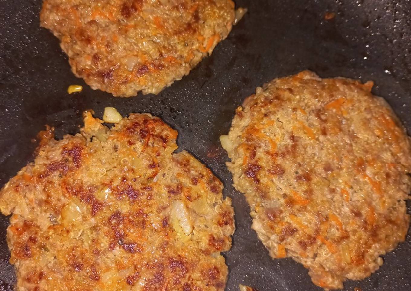 Hamburguesas de quinoa y carne (sin huevo)