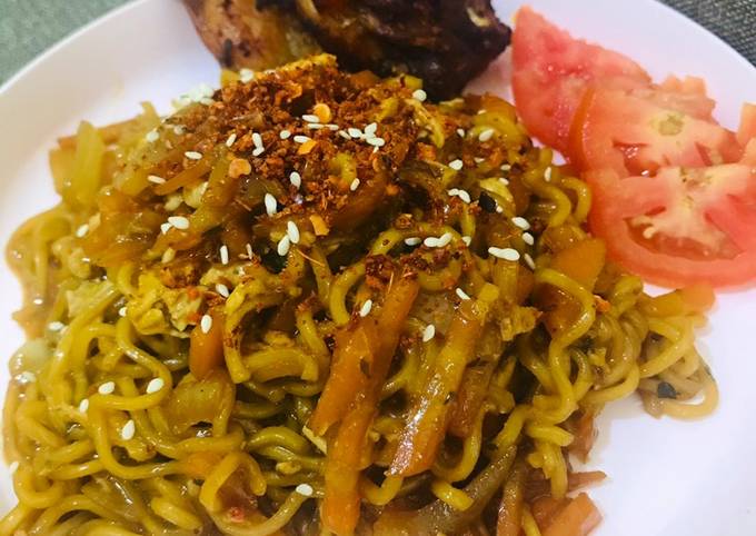 Resep Mie goreng telur oleh Gina sugiyono - Cookpad