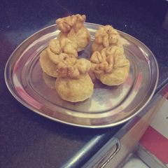 A picture of #peas potli.