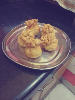A picture of #peas potli.