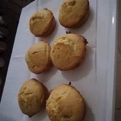Tets' lemon cup cakes A picture of Tets' lemon cup cakes.