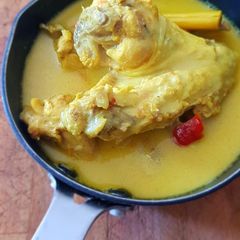 A picture of Chicken in Spicy Coconut Cream.