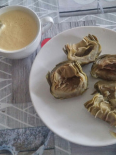 Una foto de Alcachofas con crema de maíz riquísimas