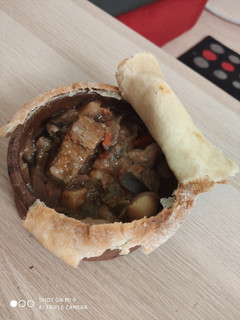 صورة لوصفة طاجن لحم بالعجين التركي 🍲