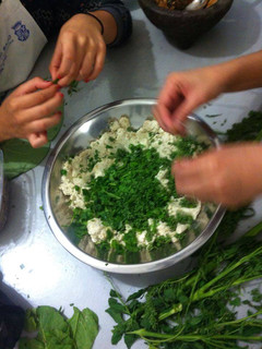 Una foto de Tamalitos de huauzontle en hoja santa