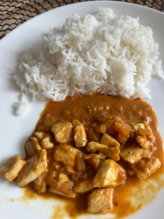 Una foto de Arroz con pollo al curry (fit)