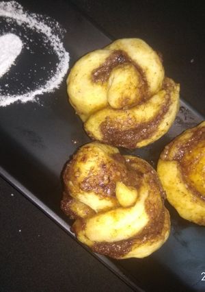 कॉफ़ी सिनेमन रोल्स (Coffee Cinnamon Rolls recipe in Hindi) रेसिपी मुख्य फोटो