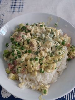 Una foto de Arroz con nata y salteado de verduras