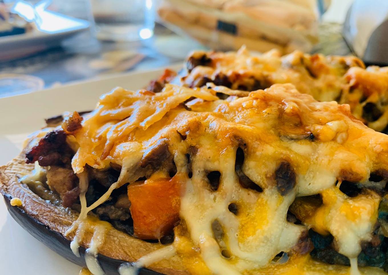 Berenjena rellena de carne y verduritas🥕🍗🍆🧅