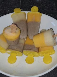 A picture of Refreshing Fruit Popsicles.