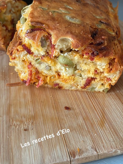 Une photo de Cake olive verte et chorizo