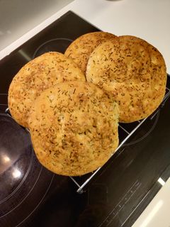Una foto de Focaccia con sal y romero