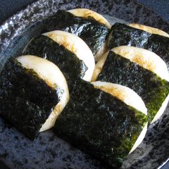 A picture of ‘Isobe Mochi’ made with Glutinous Rice Flour.