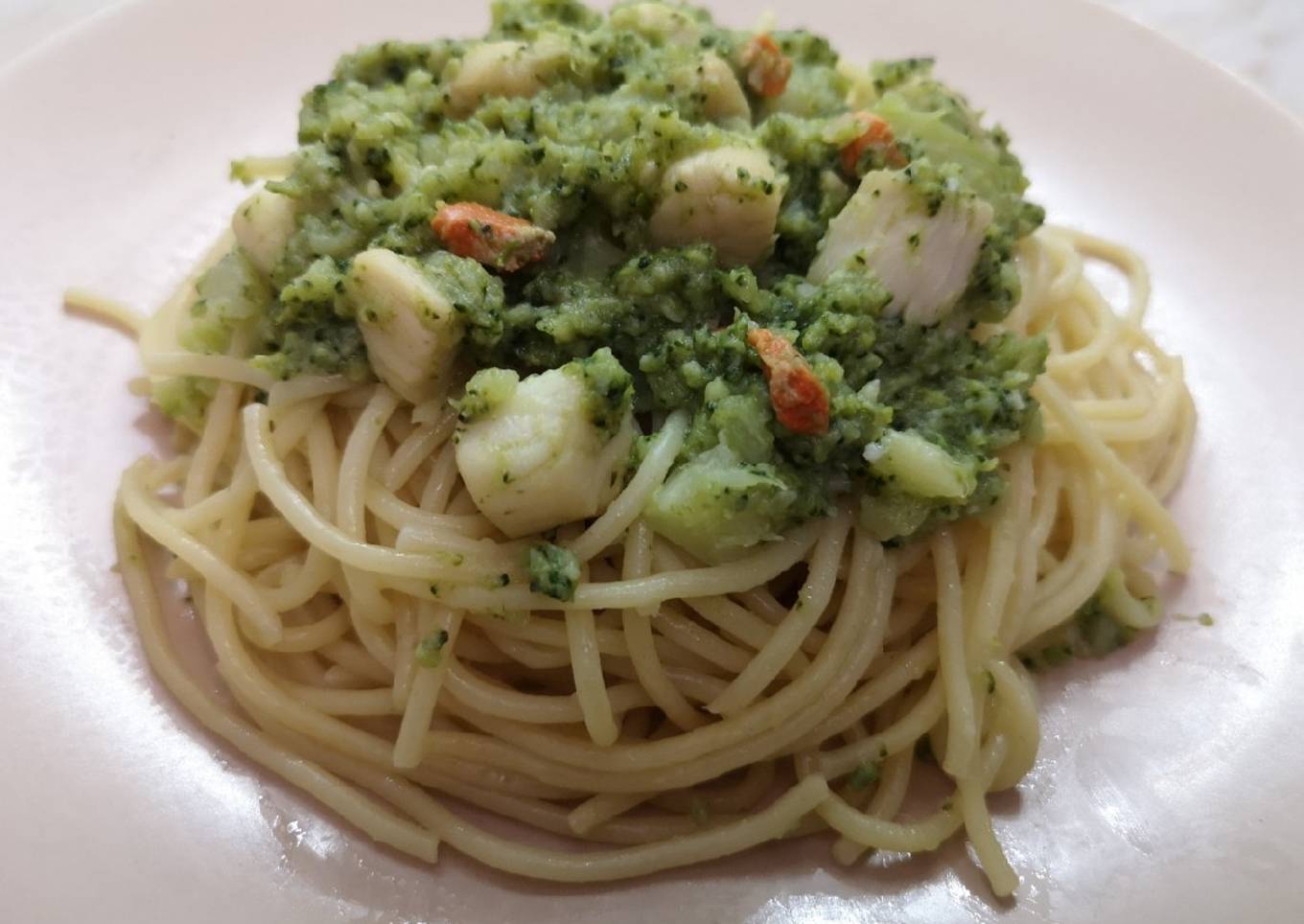 Spaghetti Scallops Broccoli Paste