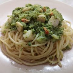 A picture of Spaghetti Scallops Broccoli Paste.