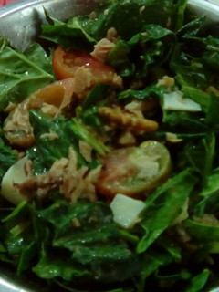 Una foto de Ensalada de espinacas sencilla