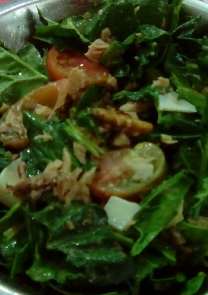 Una foto de Ensalada de espinacas sencilla