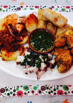 Una foto de Pulpo variete, uno en cuatro