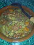 Legumbres con verduras y jabalí