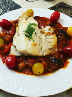 Una foto de Bacalao a la plancha con sanfaina
