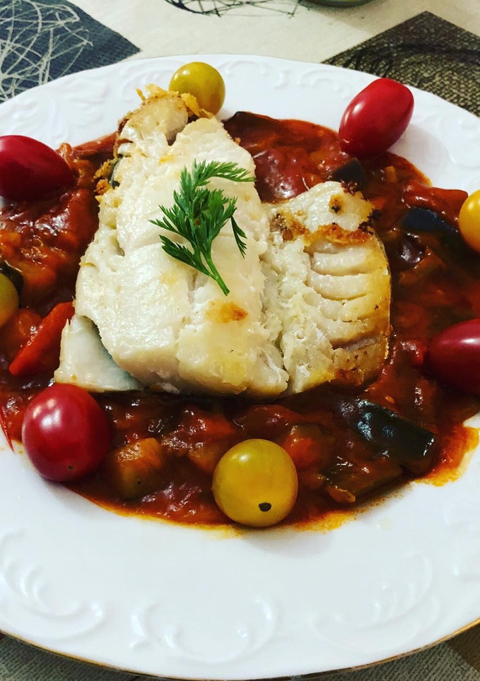 Una foto de Bacalao a la plancha con sanfaina