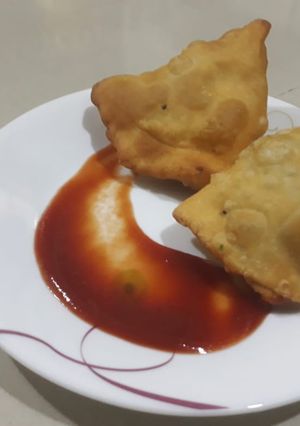 A picture of Cheese paneer samosa.