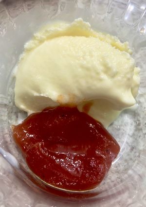 Foto de Sorvete de queijo com calda de goiabada