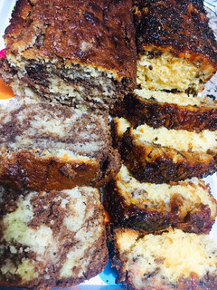 Una foto de DOS BUDINES🥧🥧1)YOGURT Y CHOCOLATE 🥧🍫🥧2)YOGURT Y ZANAHORIAS 🥧🥕🥧 CARAMELIZADAS