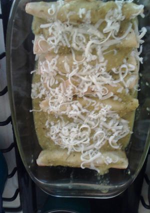 Una foto de Enchilas verdes de atún