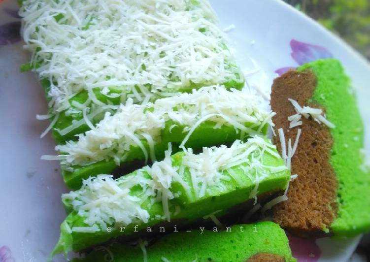 Bolu cokelat pandan kukus