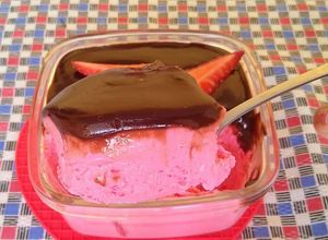 Foto de Mousse de morango fácil |sem leite condensado, sem gelatina