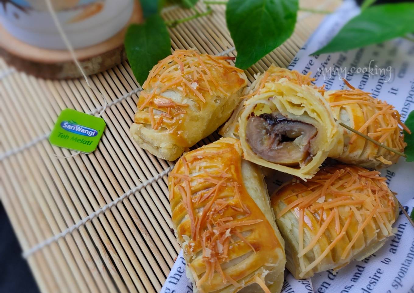 Pisang Bolen Lilit Keju