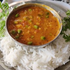 A picture of मटर दाल.
