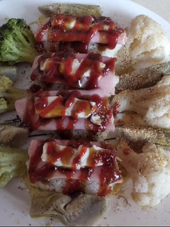 Una foto de Sushi simple con verduras