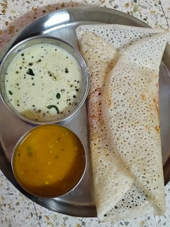 ઢોસા સંભાર ચટણી(Dosa Sambhar and Chatni recipe in Gujarati) રેસીપી મુખ્ય ફોટો
