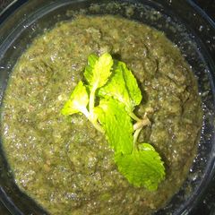 A picture of Mint chutney.