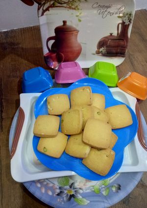 A picture of Butter nuts chocolate cookies.